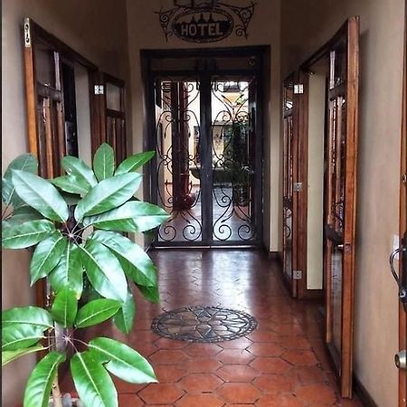 Casa Hibiscus Boutique Hotel Куенка Екстериор снимка