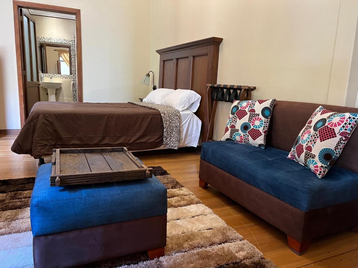 Casa Hibiscus Boutique Hotel Куенка Екстериор снимка