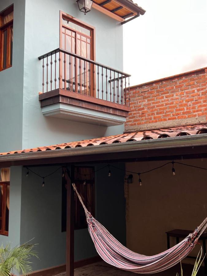 Casa Hibiscus Boutique Hotel Куенка Екстериор снимка