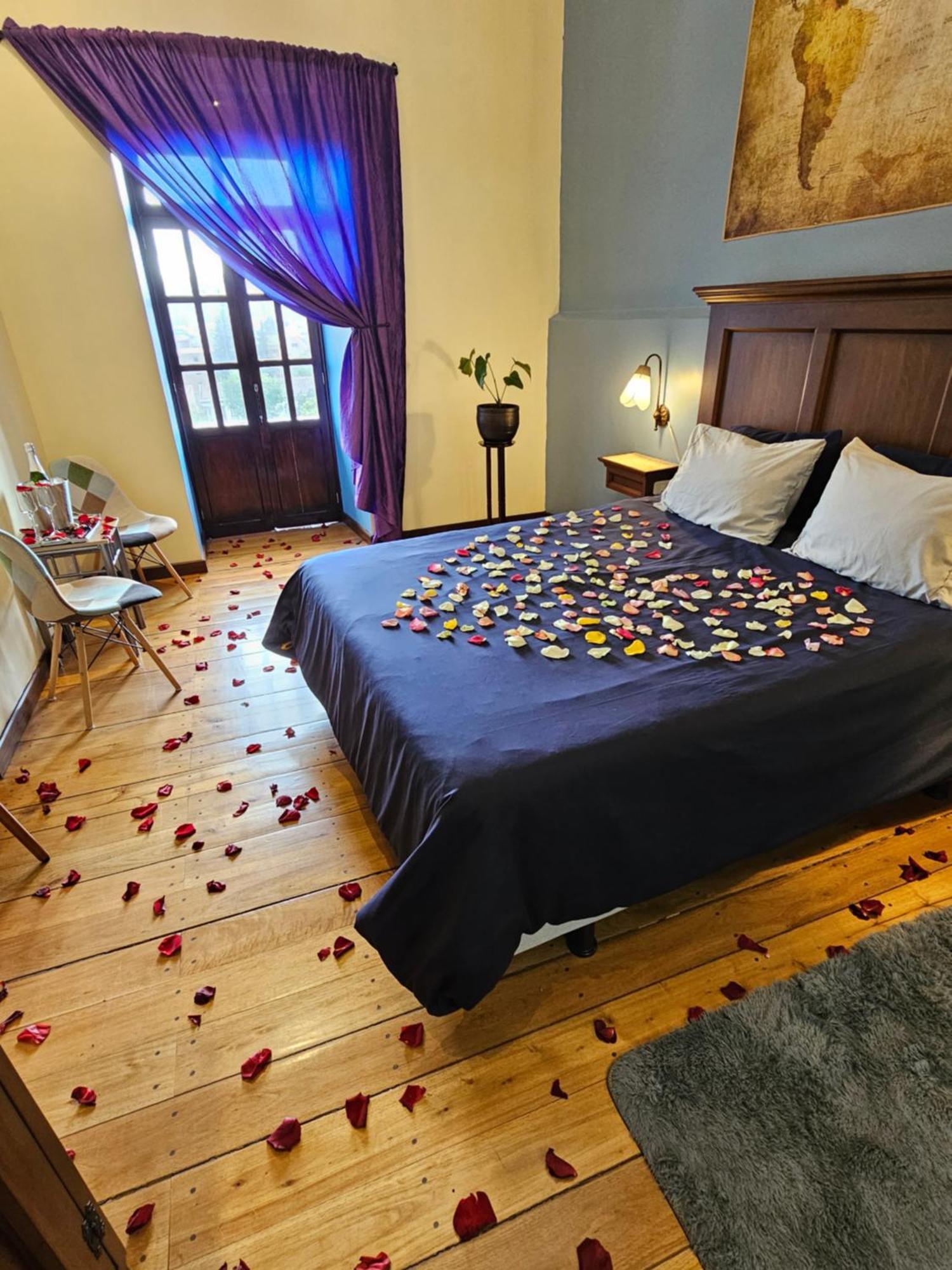 Casa Hibiscus Boutique Hotel Куенка Екстериор снимка