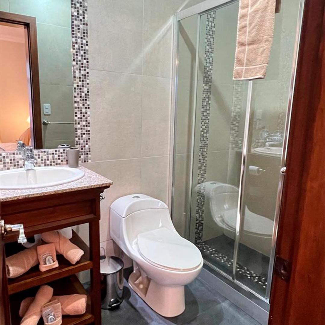 Casa Hibiscus Boutique Hotel Куенка Екстериор снимка