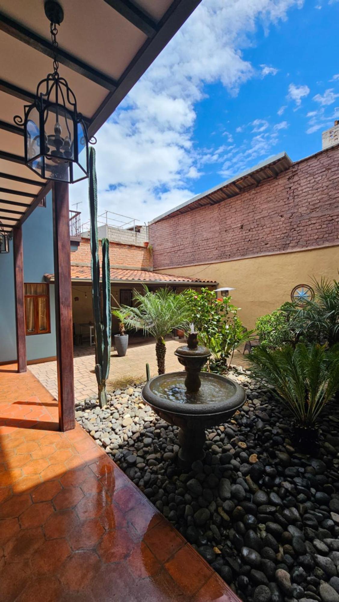 Casa Hibiscus Boutique Hotel Куенка Екстериор снимка